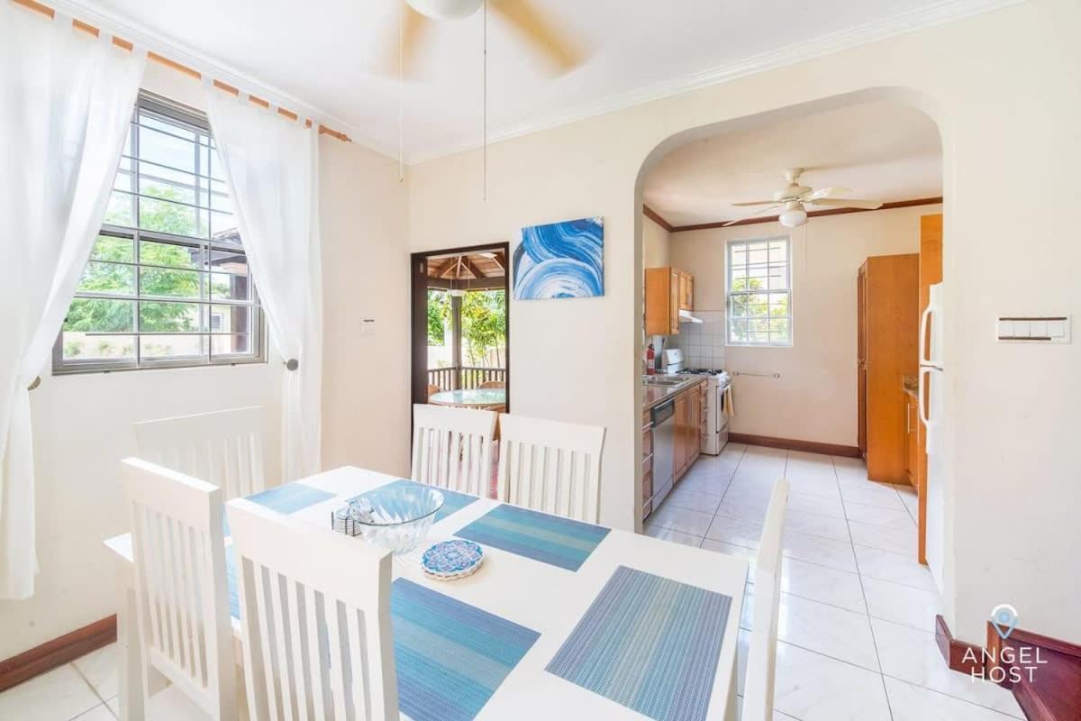 2-Story Townhome With Private Pool, Ideal For Group! Christ Church Exterior foto