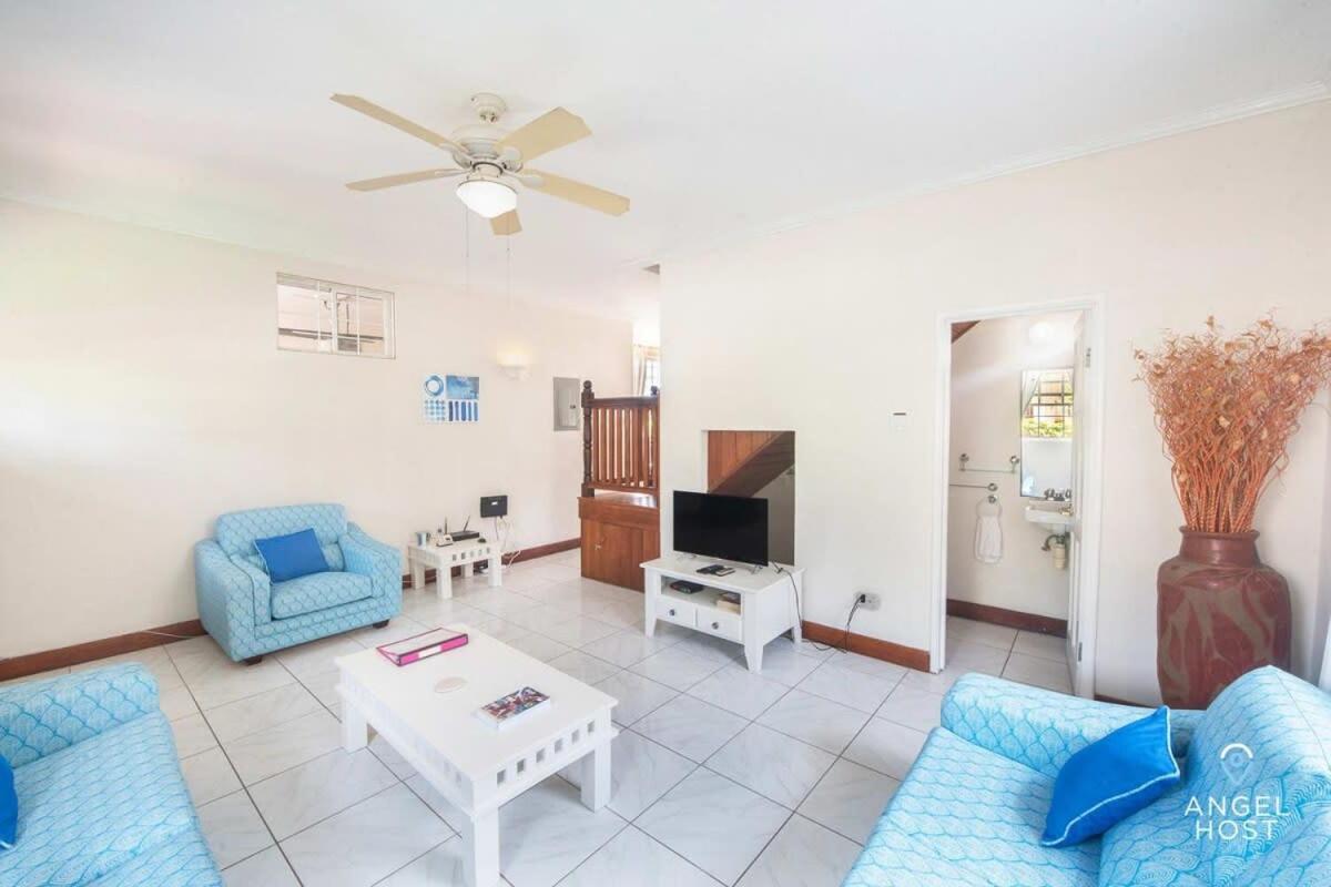2-Story Townhome With Private Pool, Ideal For Group! Christ Church Exterior foto